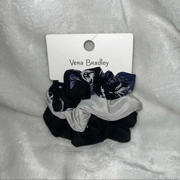 NWT Vera Bradley Scrunchies in Frosted Floral​​ - Picture 1 of 2